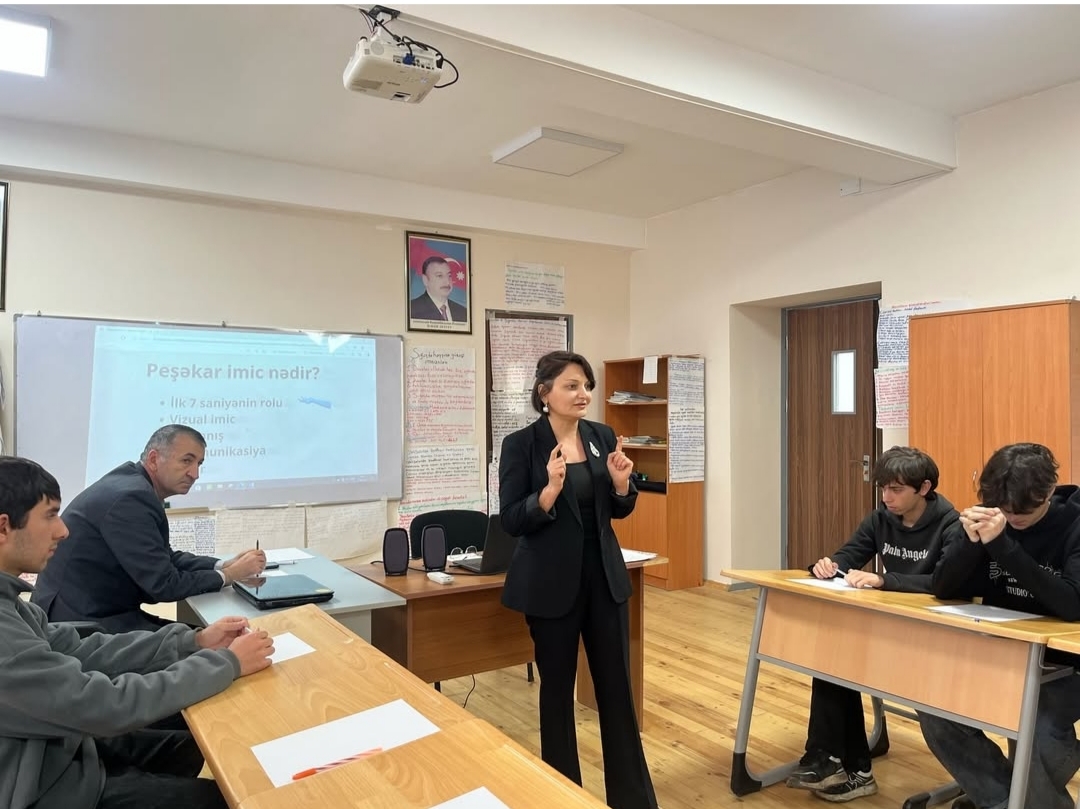 Qusar Peşə Liseyində "Peşəkar İmic və təqdimat bacarıqları" mövzusunda maarifləndirici təlim keçirildi. Təlim Karyera xidməti üzrə mütəxəssis Firəngiz Qaziyevanın təqdimatında baş tutdu.